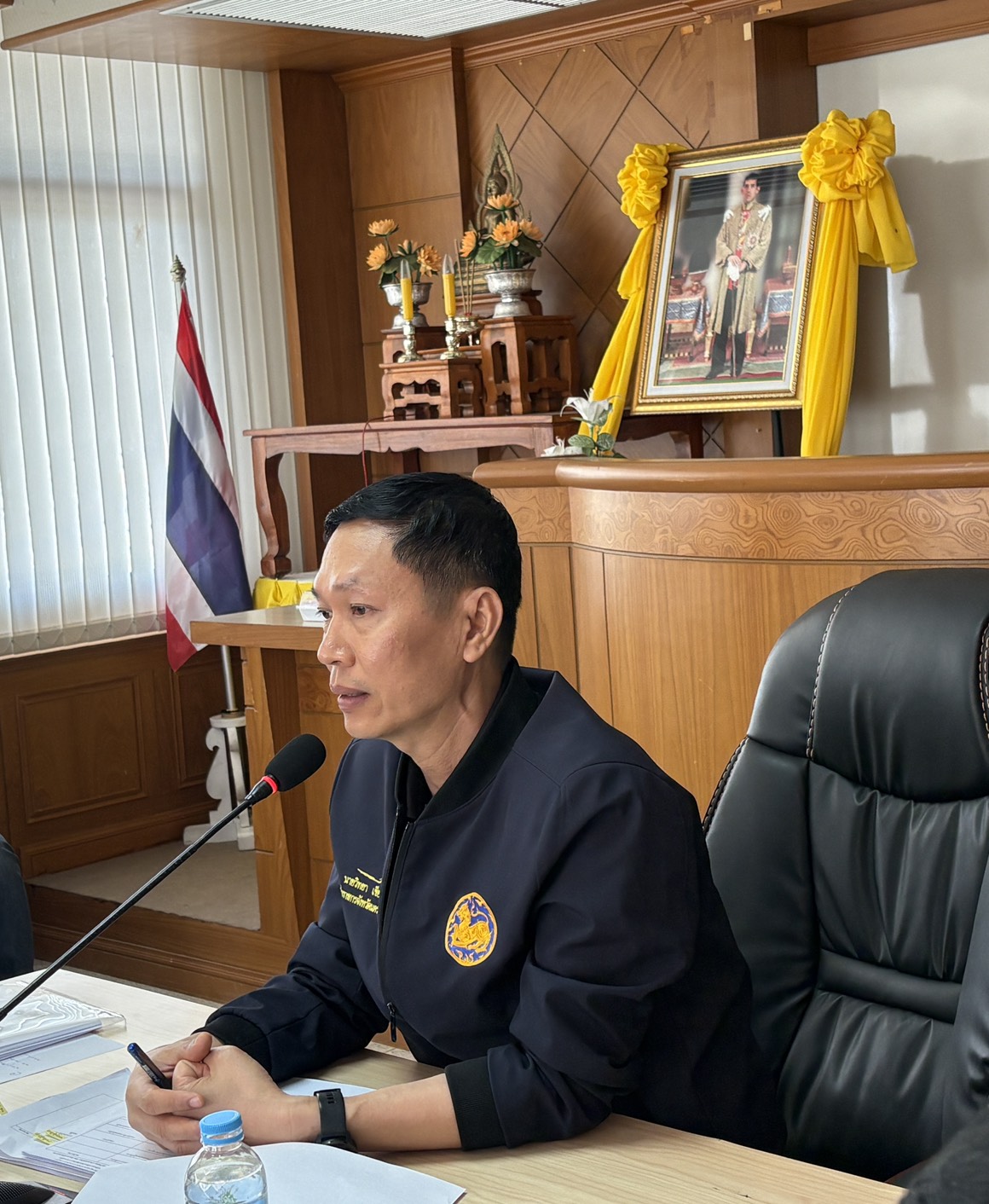 รองผู้ว่าราชการจังหวัดนครศรีธรรมราช นำภาคส่วนที่เกี่ยวข้องร่วมลงพื้นที่หารือกำหนดแนวทางแก้ไขปัญหา กรณีราษฎรทูลเกล้าฯ ถวายฎีกาเพื่อขอพระราชทานโครงการก่อสร้างแนวป้องกันคลื่นกัดเซาะชายฝั่ง 