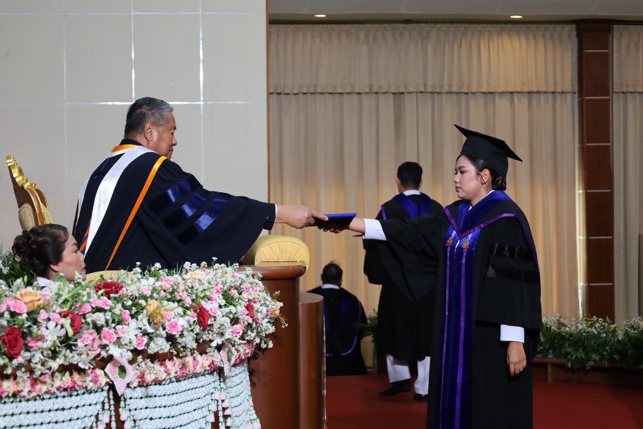 องคมนตรี เป็นประธานในพิธีประสาทปริญญาบัตร แก่ผู้ที่สำเร็จการศึกษา ประจำปีการศึกษา 2566-2568 ณ วิทยาลัยเทคโนโลยีภาคใต้ อำเภอทุ่งสง จังหวัดนครศรีธรรมราช