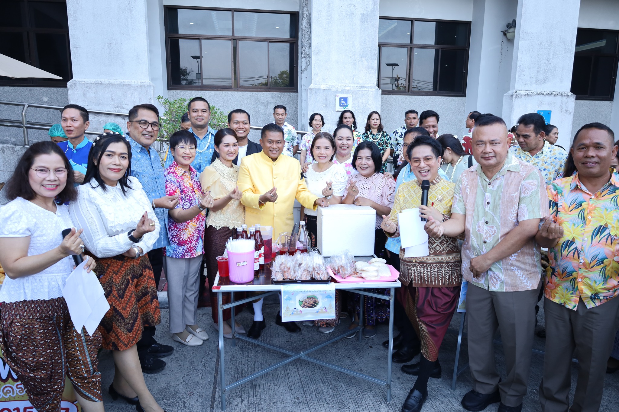 สำนักงานประชาสัมพันธ์จังหวัดนครศรีธรรมราช จัดชุดอาหารว่างและเครื่องดื่ม ต้อนรับและสนับสนุนผู้เข้าร่วมกิจกรรมสรงน้ำพระ&ndash;รดน้ำขอพร เนื่องในวันสงกรานต์ 2569