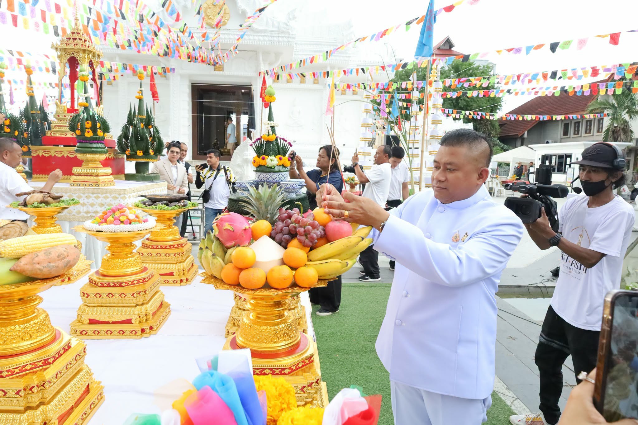 ผวจ. นครศรีธรรมราช ประกอบพิธีบวงสรวงศาลหลักเมือง เสริมสิริมงคลแก่บ้านเมืองและชาวนครศรีธรรมราช